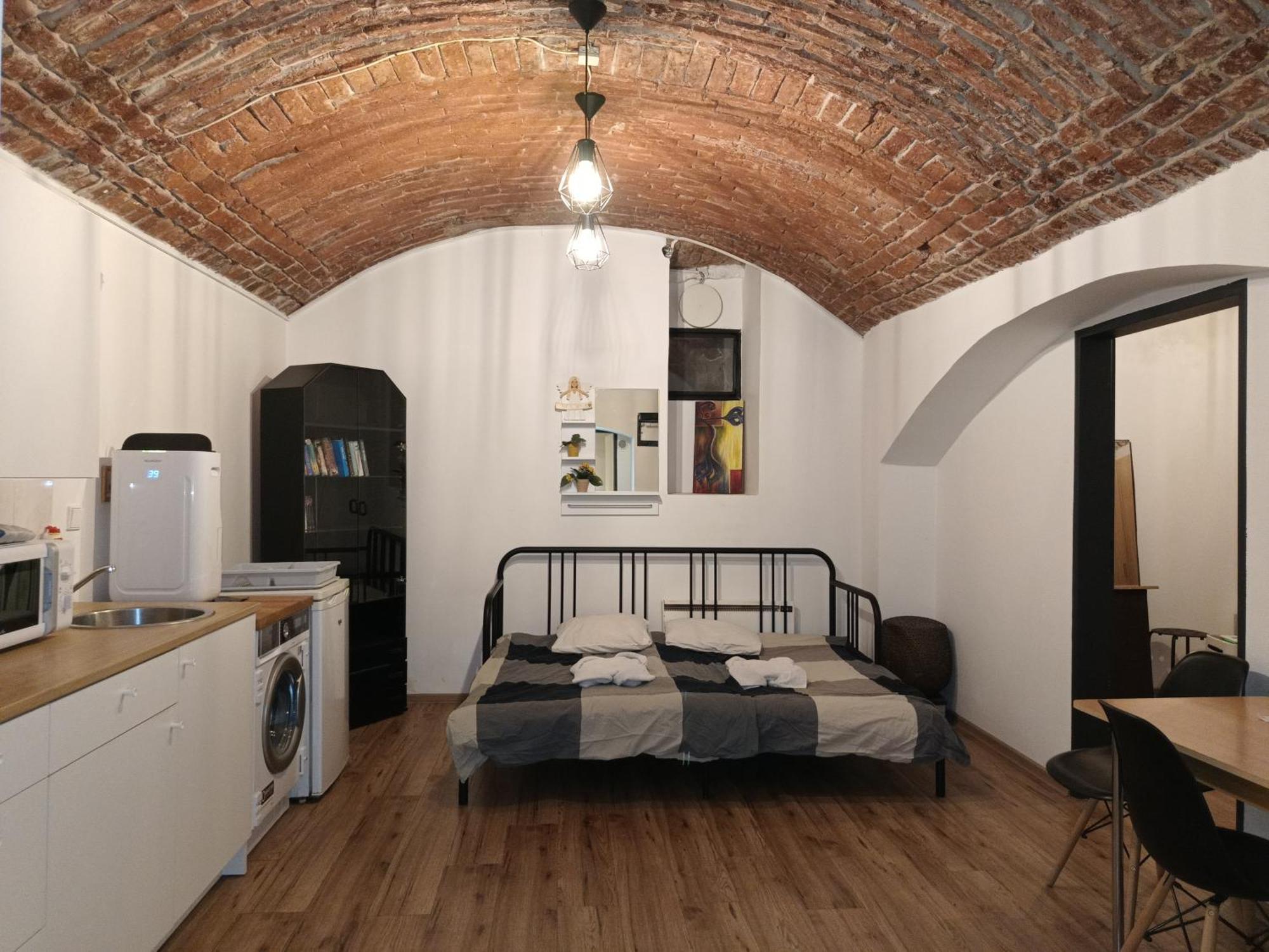 פראג Basic Underground Apartments Next To The Center - Best Tram Line, Cool Local Area מראה חיצוני תמונה