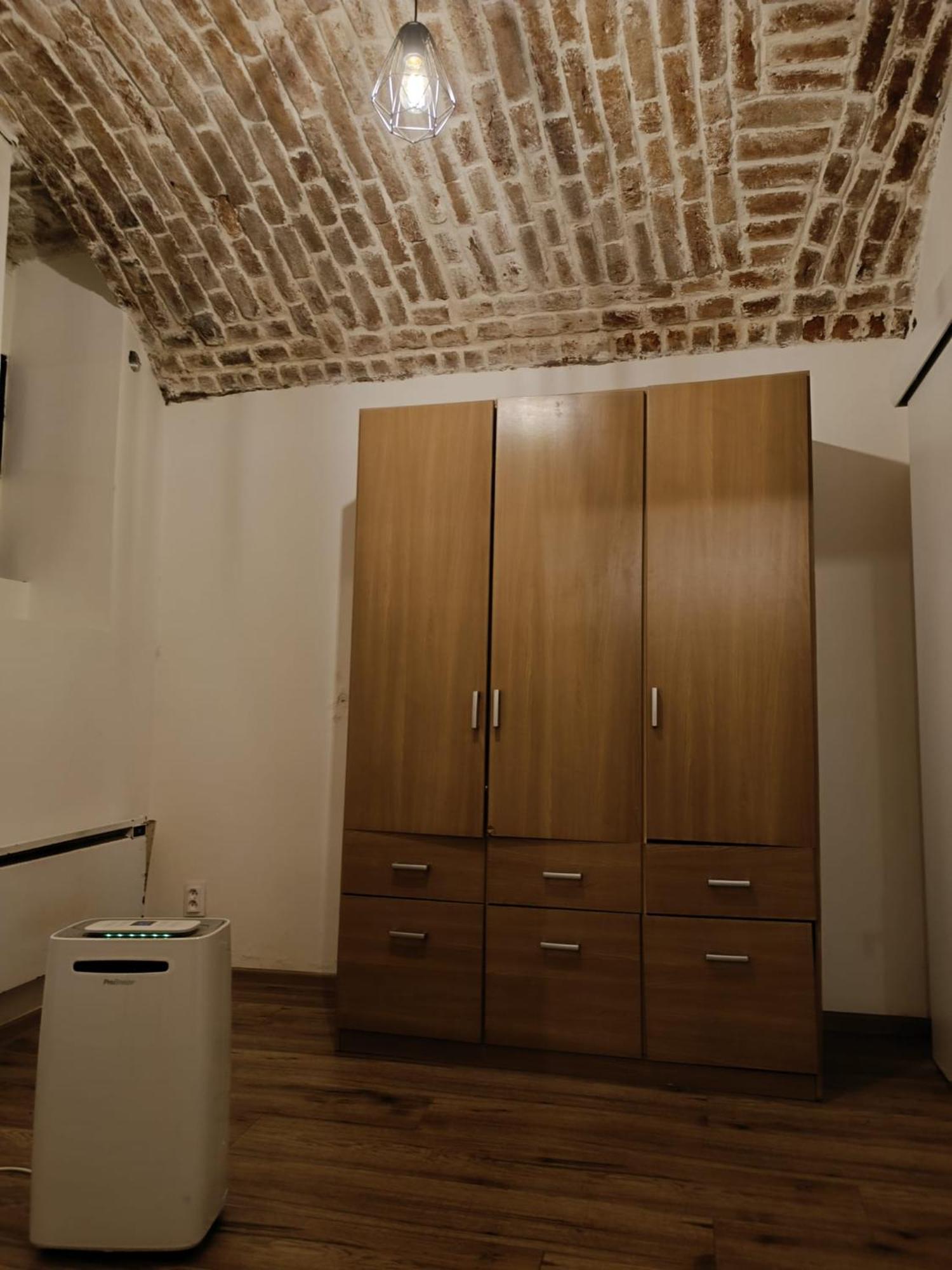 פראג Basic Underground Apartments Next To The Center - Best Tram Line, Cool Local Area חדר תמונה